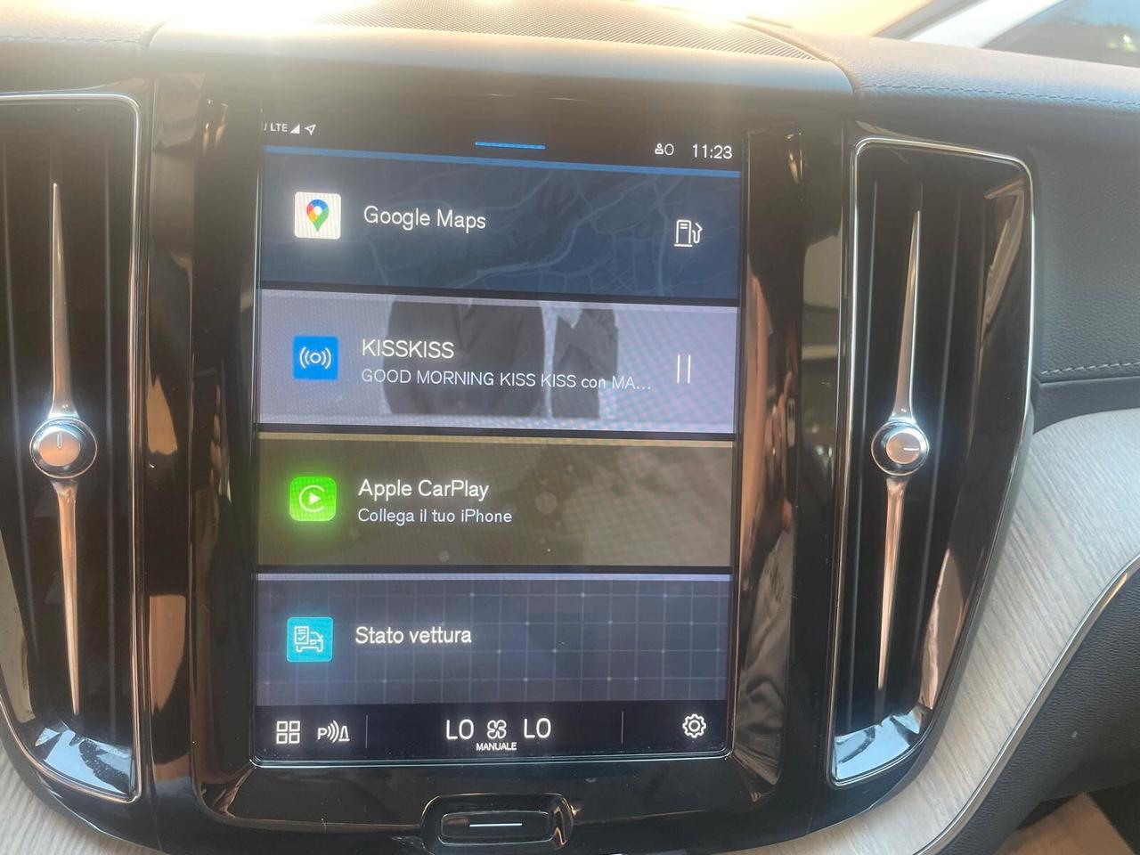 Volvo XC60 B4 (d) 197cv automatico INSCRIPTION PELLE NAVY LED 19