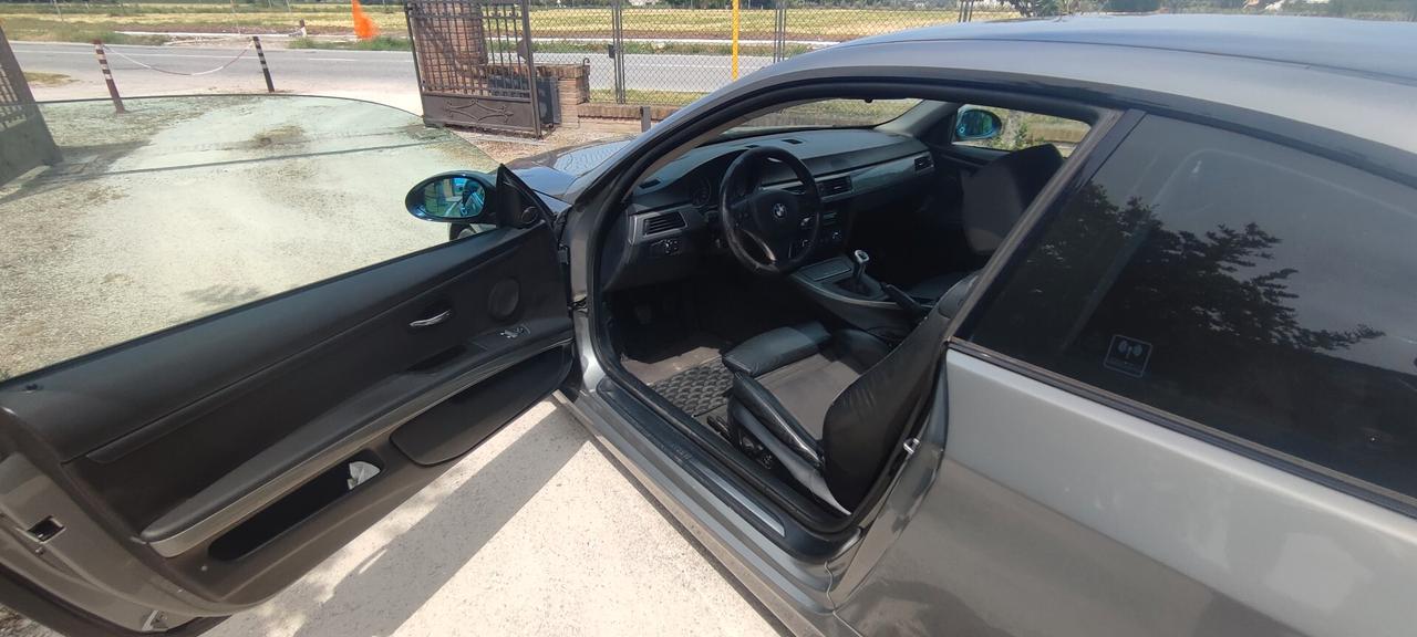 Bmw 330d CAMBIO MANUALE