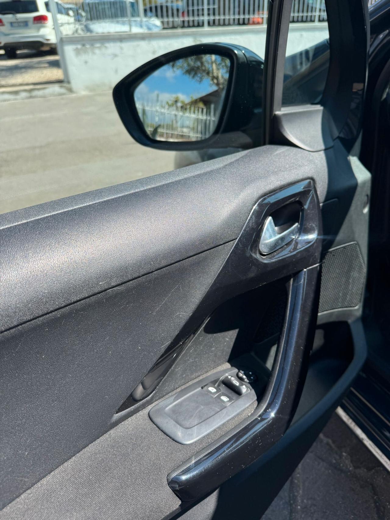 Peugeot 208 BlueHDi 75 5 porte Mix