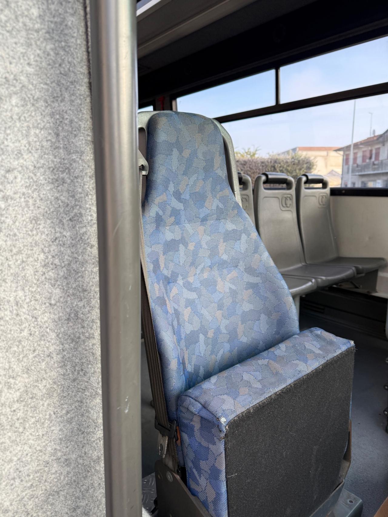 Scuolabus/ Iveco 42 posti euro 9.500