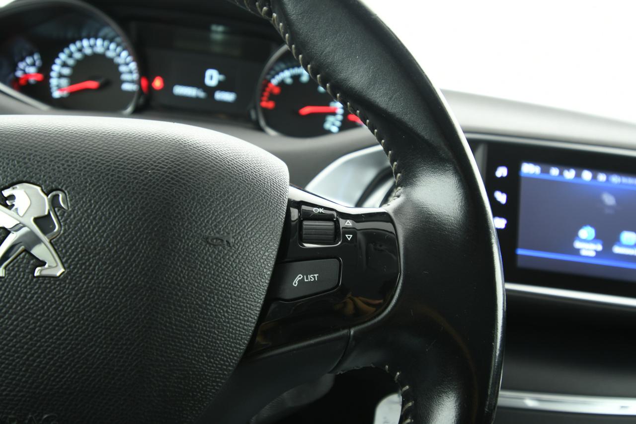 PEUGEOT 308 5p 1.5 bluehdi Business s&s 130cv NEOPATENTATI+APP CONNECT