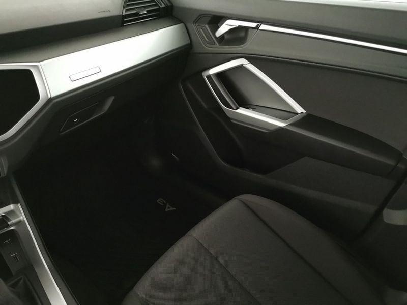 Audi Q3 40 2.0 tdi Business quattro 190cv s-tronic