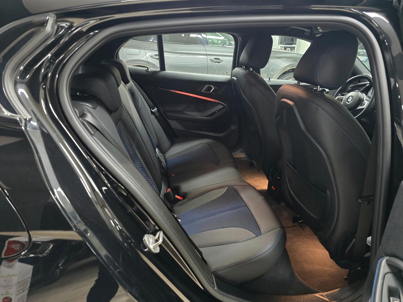 Bmw 118 118d 5p. Msport