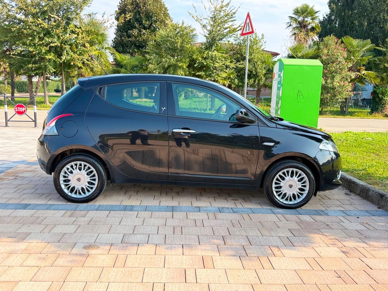 Lancia Ypsilon 1.2 69 CV 5 porte Platinum