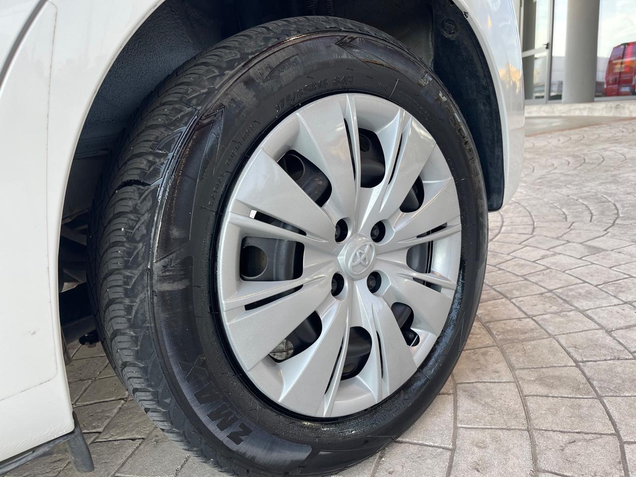 Toyota Yaris 1.0 5 porte Lounge