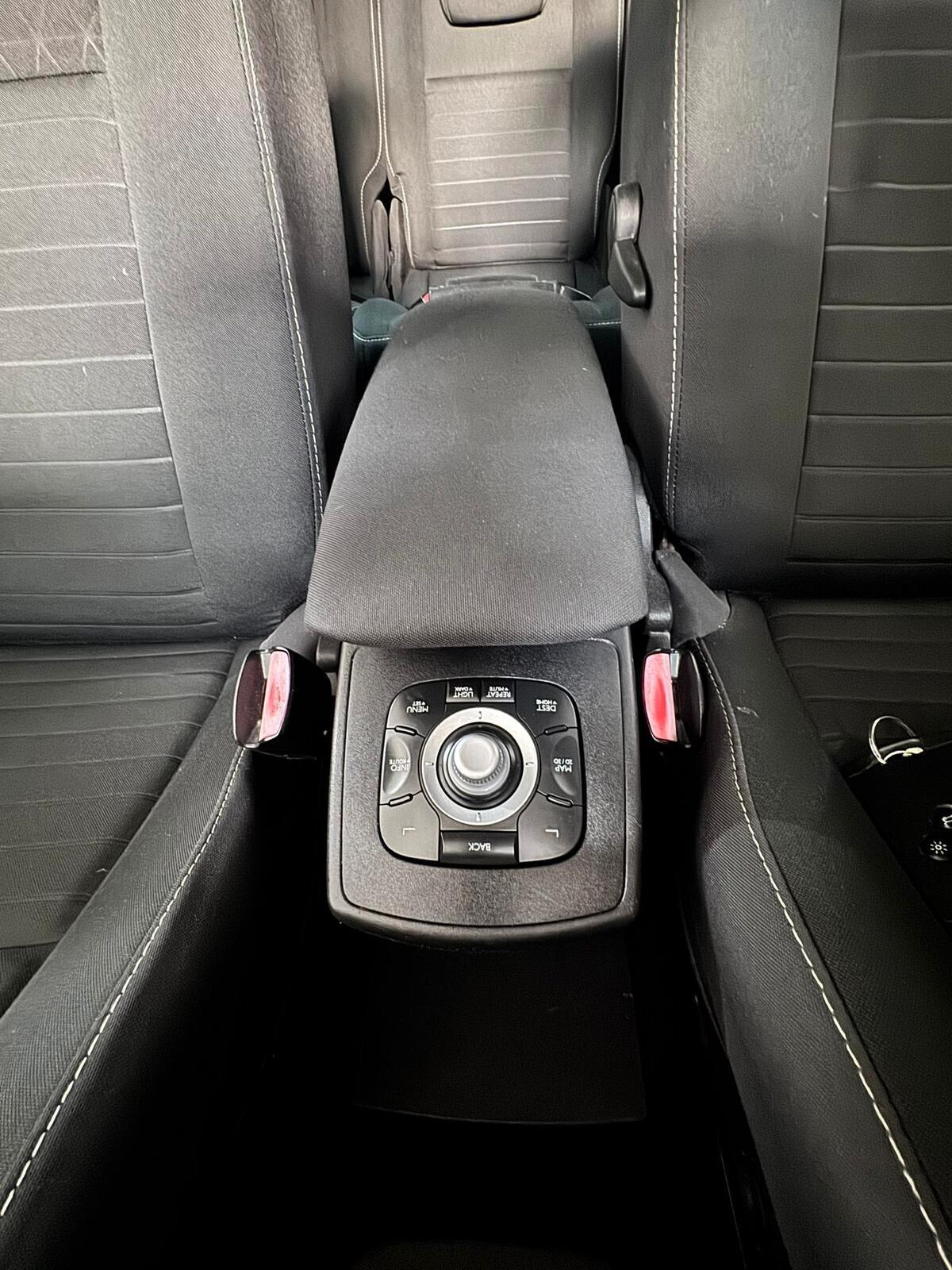 Renault Scenic Scénic XMod dCi 110 CV EDC Limited