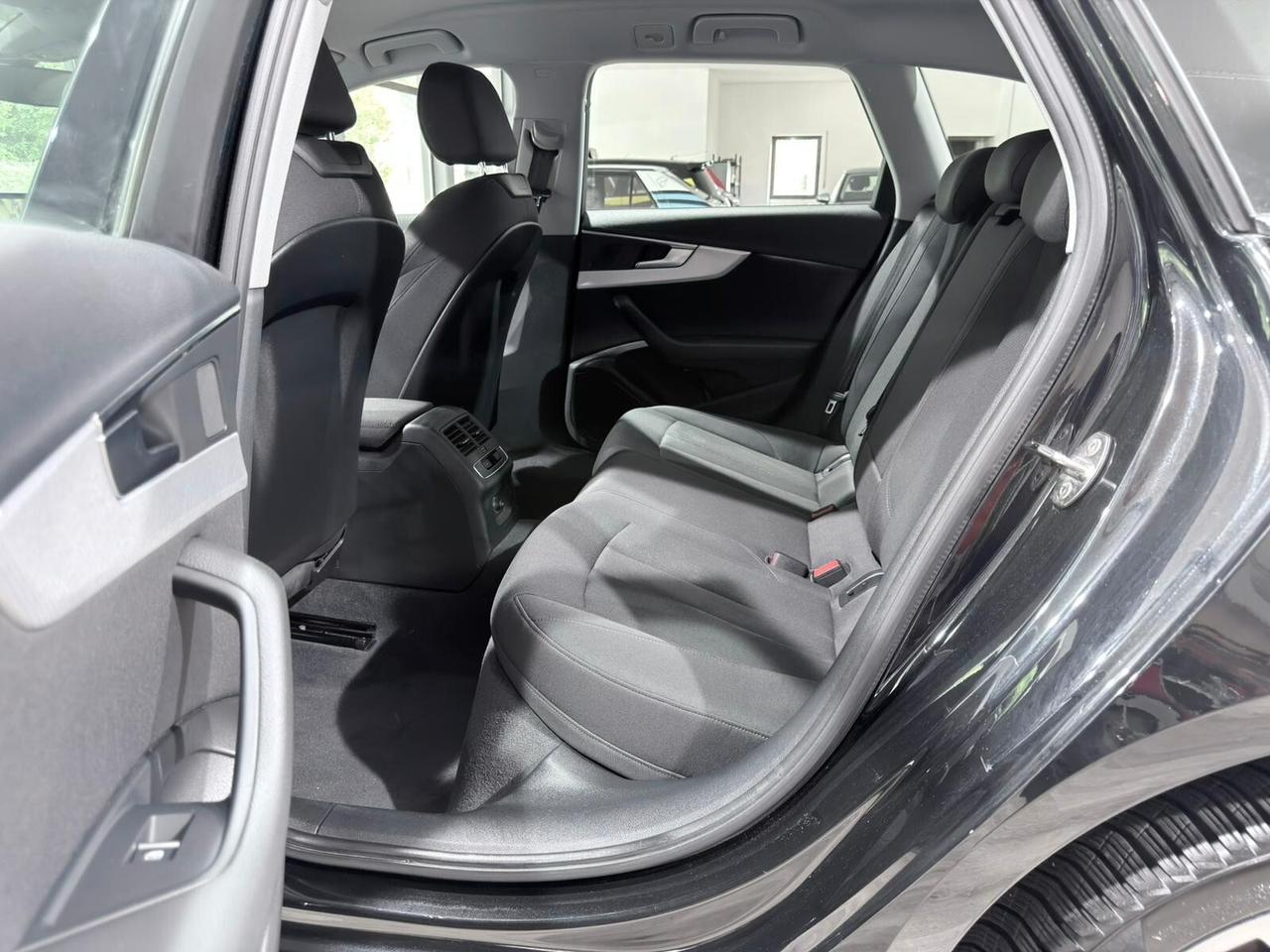 AUDI A4 AVANT 35 2.0TDI 150cv S-TRONIC S-LINE