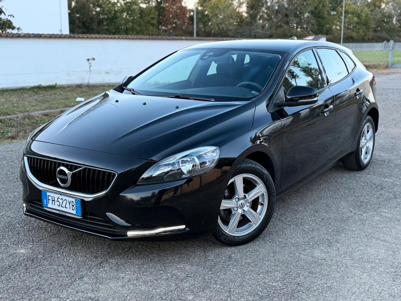 VOLVO V40 2.0 BERLINA DIESEL D2 EURO6B