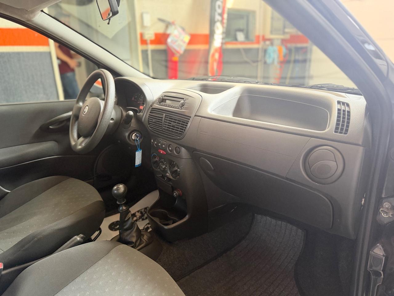 Fiat Punto 1.2 5 porte Active Natural Power NEOPATENTATI