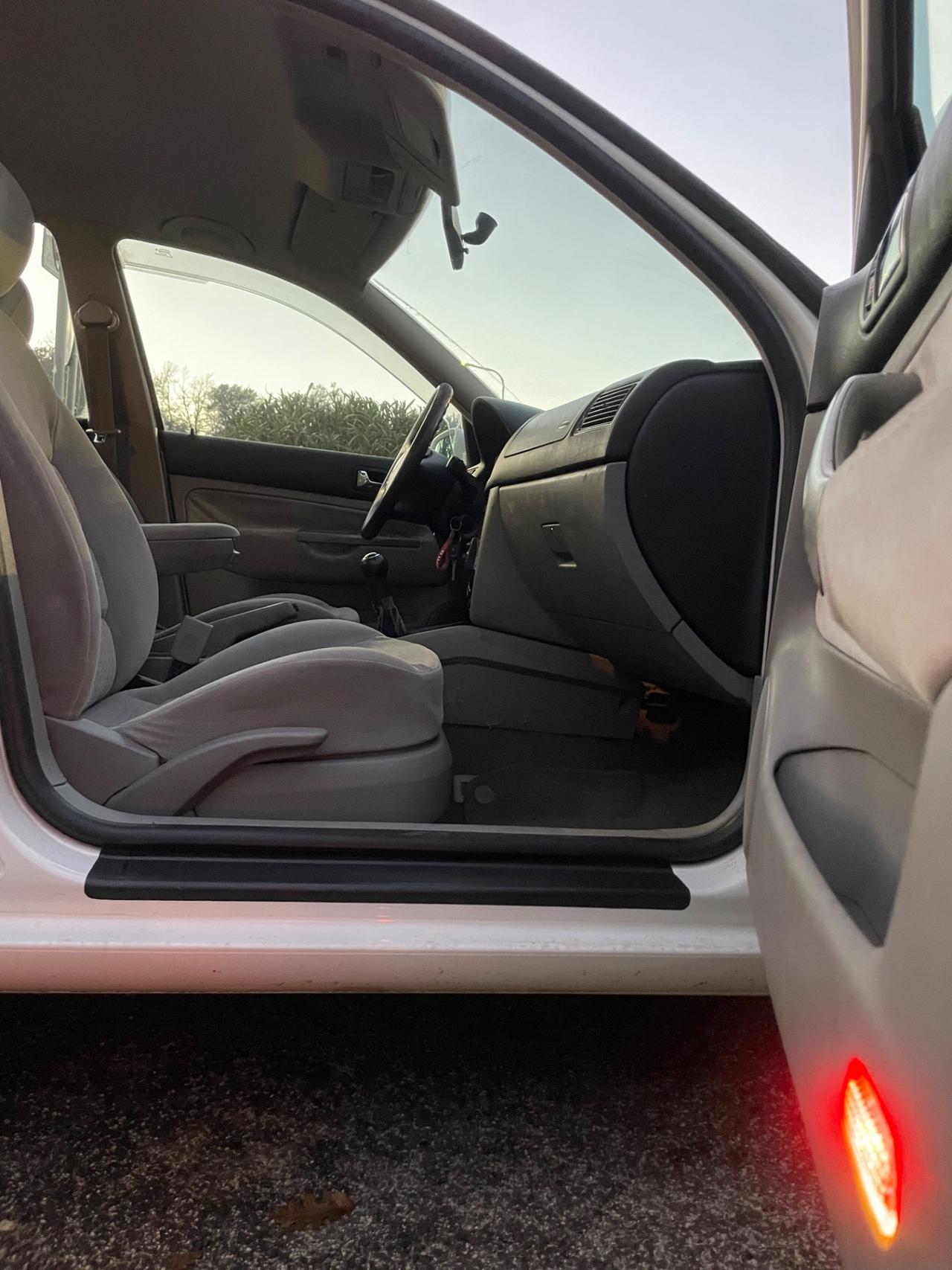 Volkswagen Golf 1.6 cat 5 porte Highline