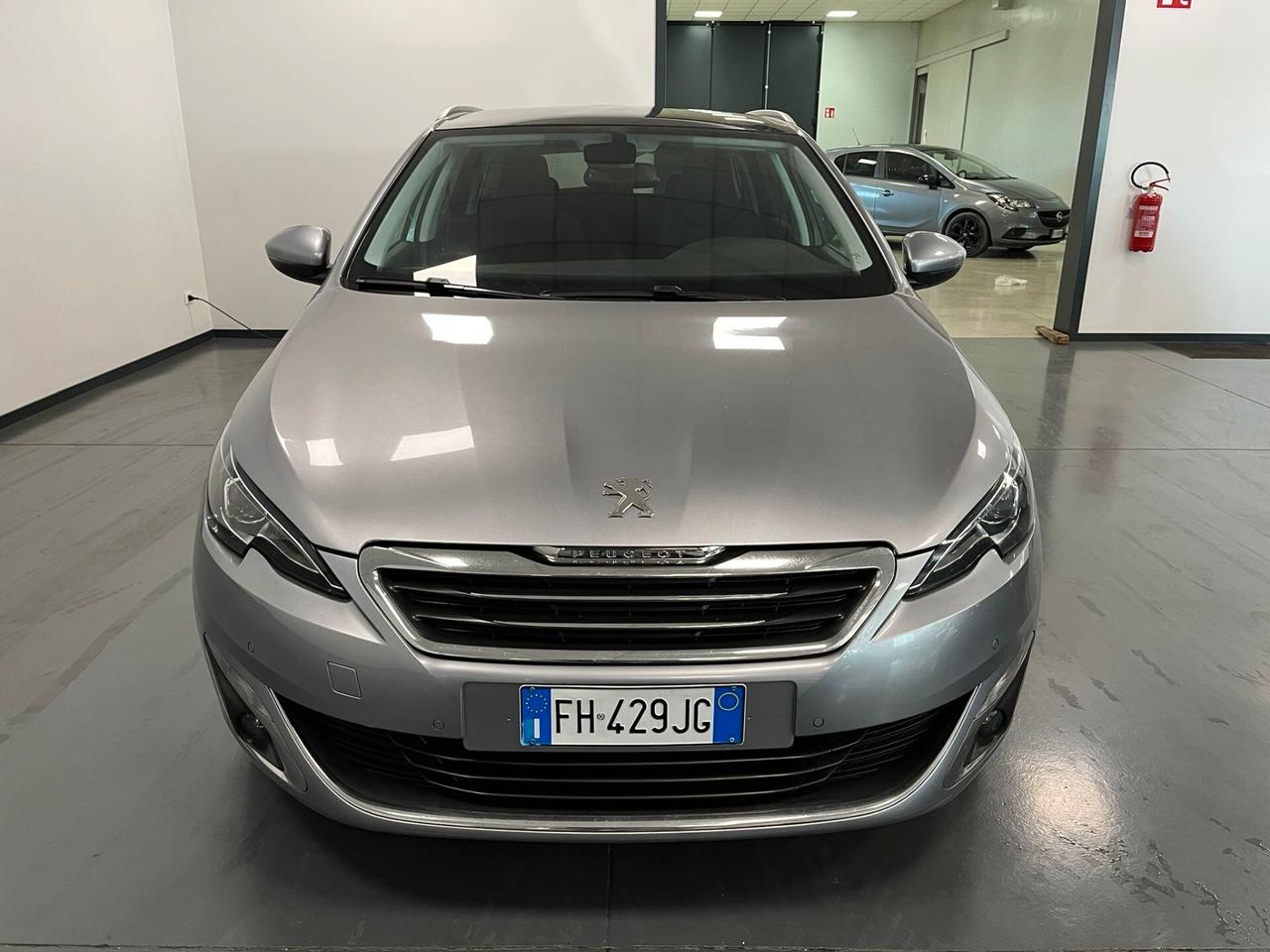 Peugeot 308 SW-1.2 puretech-Allure-EURO6B