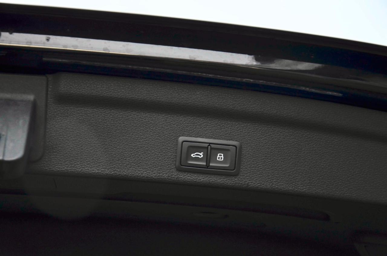 AUDI Q3 SPB 35 2.0 TDI S-LINE 150cv S-TRONIC, IVA ESPOSTA, UFF ITALIANA, SERVICE CON FATTURE, CHECK AUDI, FULL LED, RETROCAMERA, PERMUTE