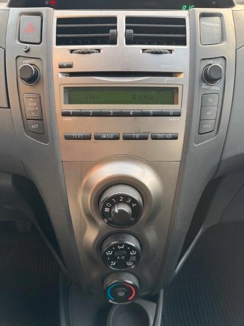 Toyota Yaris 1.0 5 porte Sol