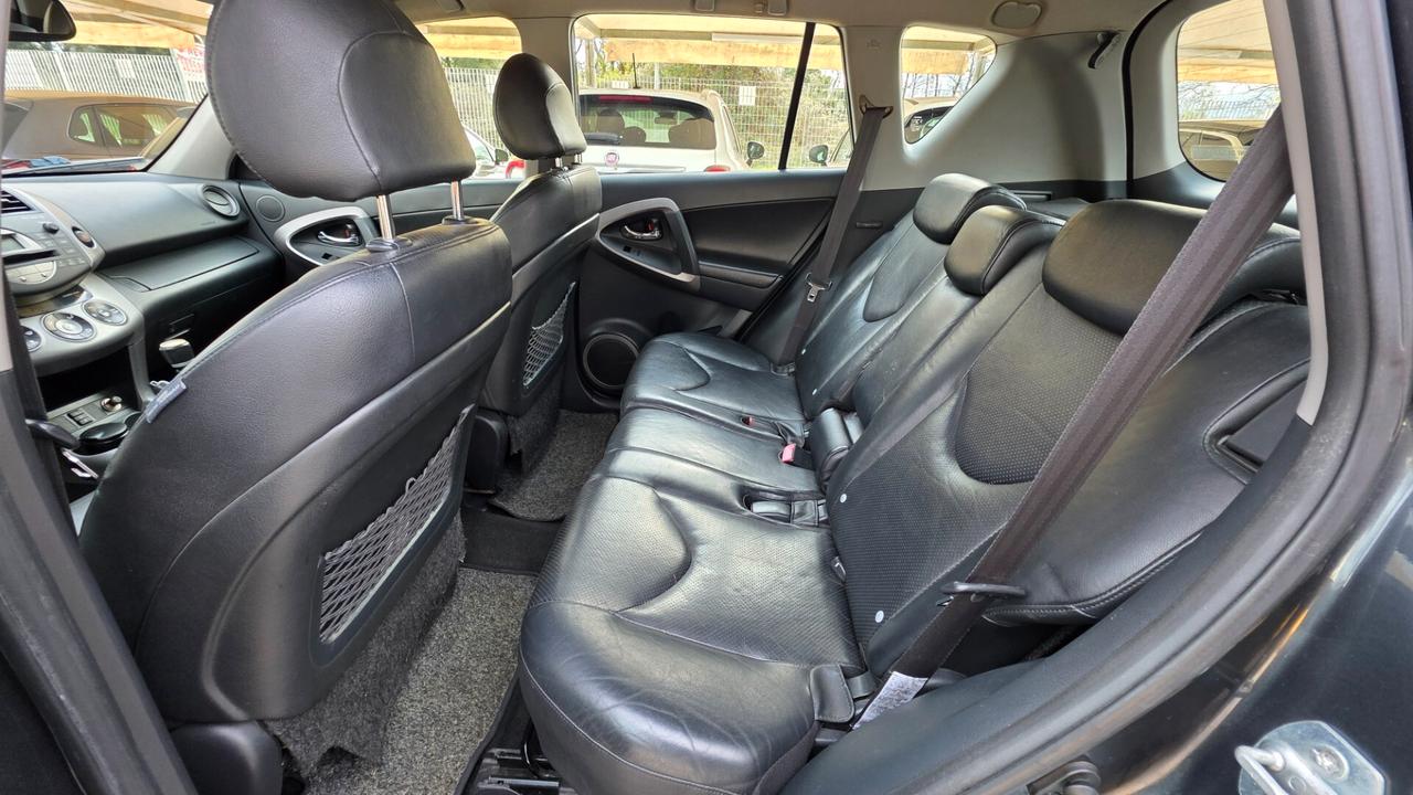 Toyota RAV 4 RAV4 2.2 D-4D 136 CV Luxury