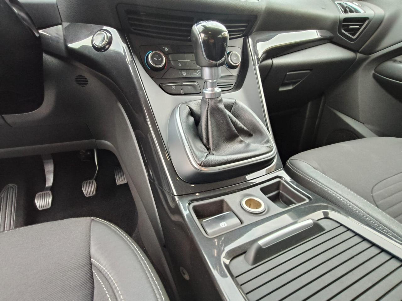 Ford Kuga 1.5 TDCI 120 CV S&S 2WD ST-Line