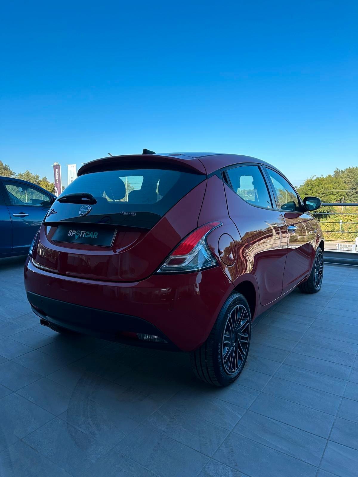 Lancia Ypsilon 1.0 FireFly 5 porte S&S Hybryd Gold