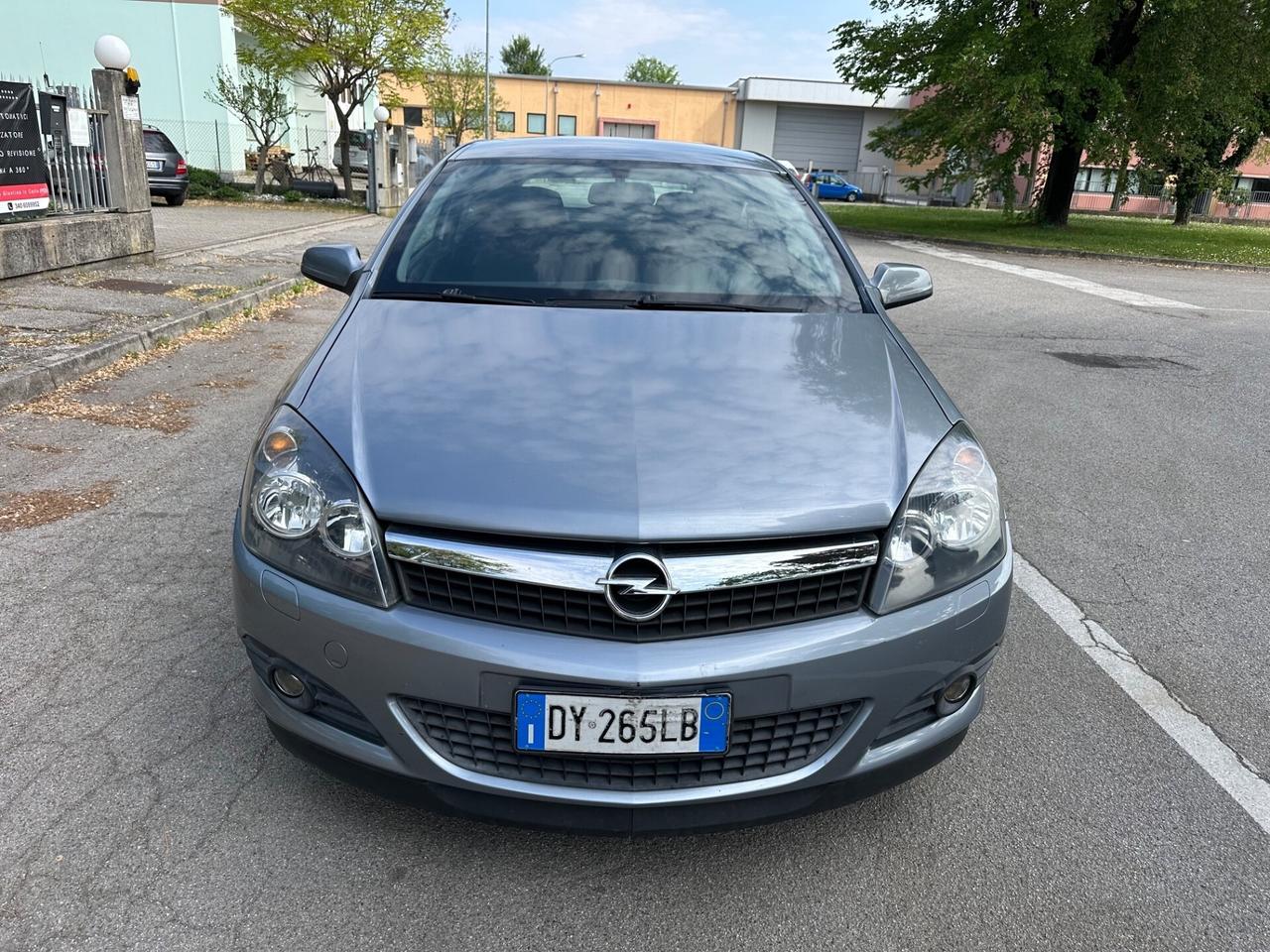 Opel Astra GTC 1.6 16V VVT 3 porte Enjoy