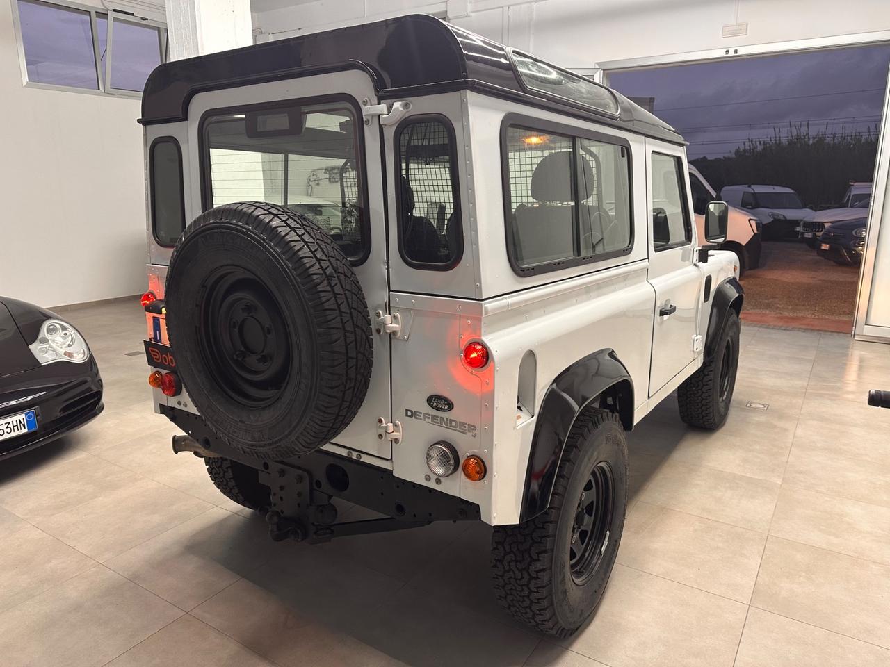 Land Rover Defender 90 2.2 TD4 Station Wagon E N1