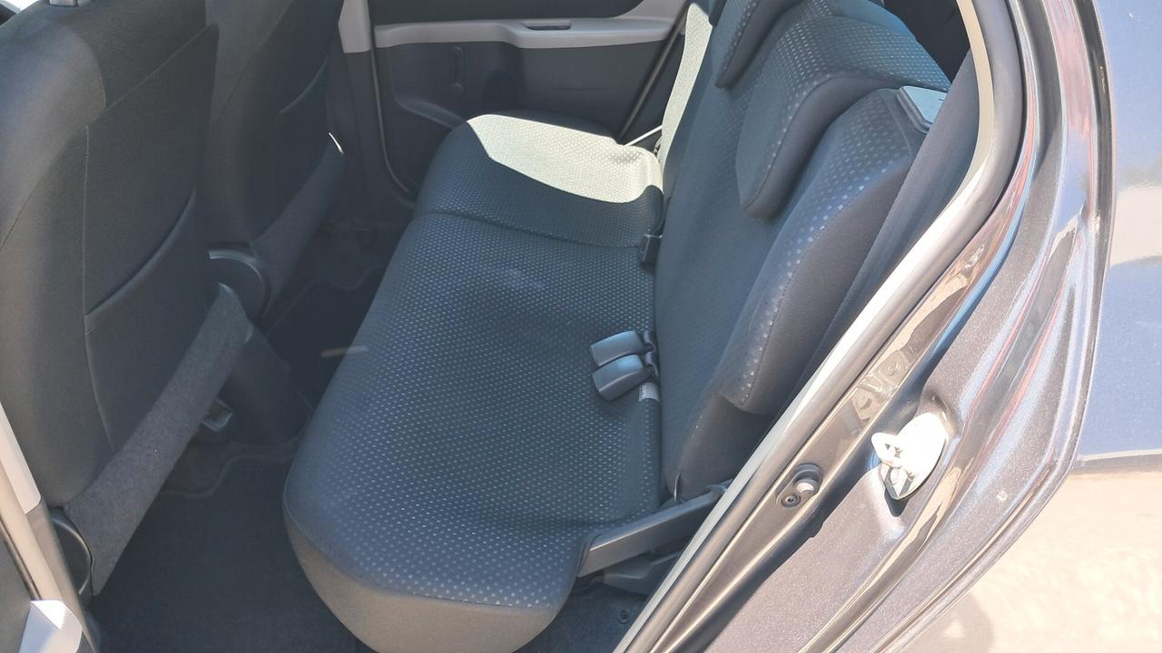 Toyota Yaris 1.4 D-4D DPF 5 porte Sol+Confort Pack
