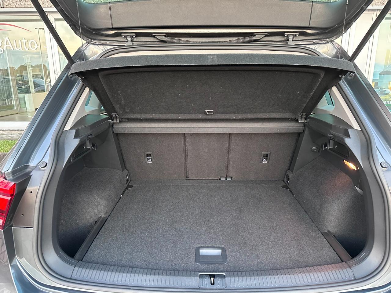 VW TIGUAN 1.6TDI 116CV EURO6D! FARI FULL LED! ACC NAVIGATORE