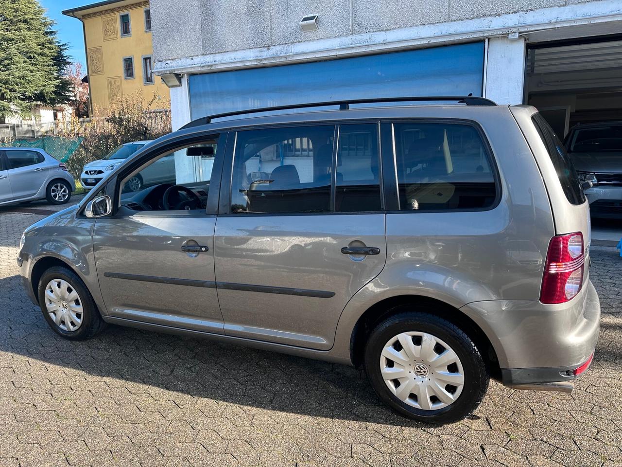 Volkswagen Touran 2.0 Trendline Ecofuel* 7POSTI