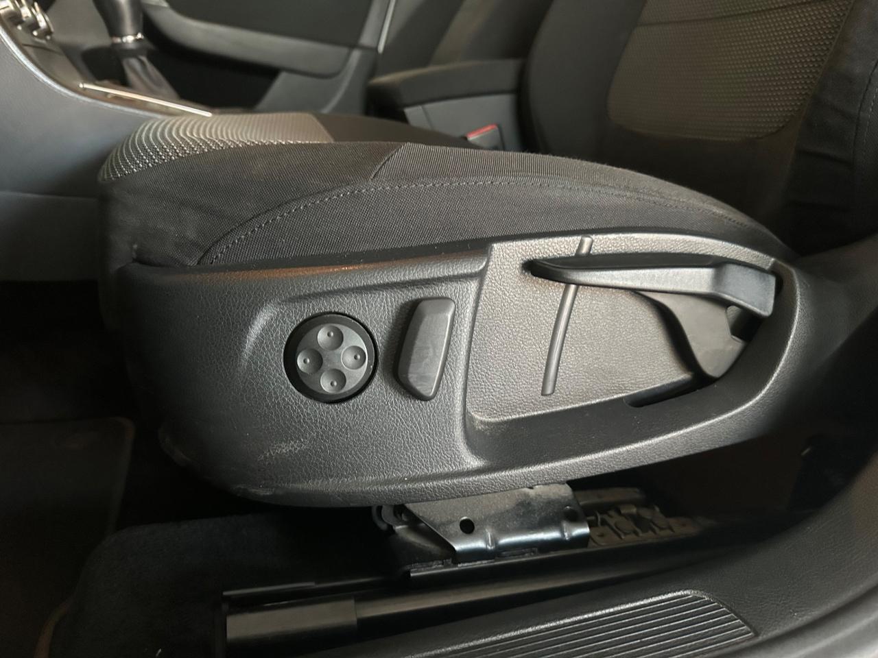 Volkswagen Passat Var. 2.0 TDI Highline BlueM.Tech.