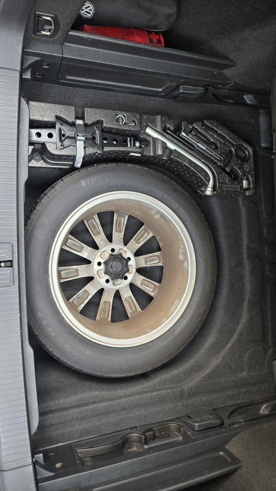 Volkswagen Passat Variant 1.6 TDI SCR DSG Business BMT
