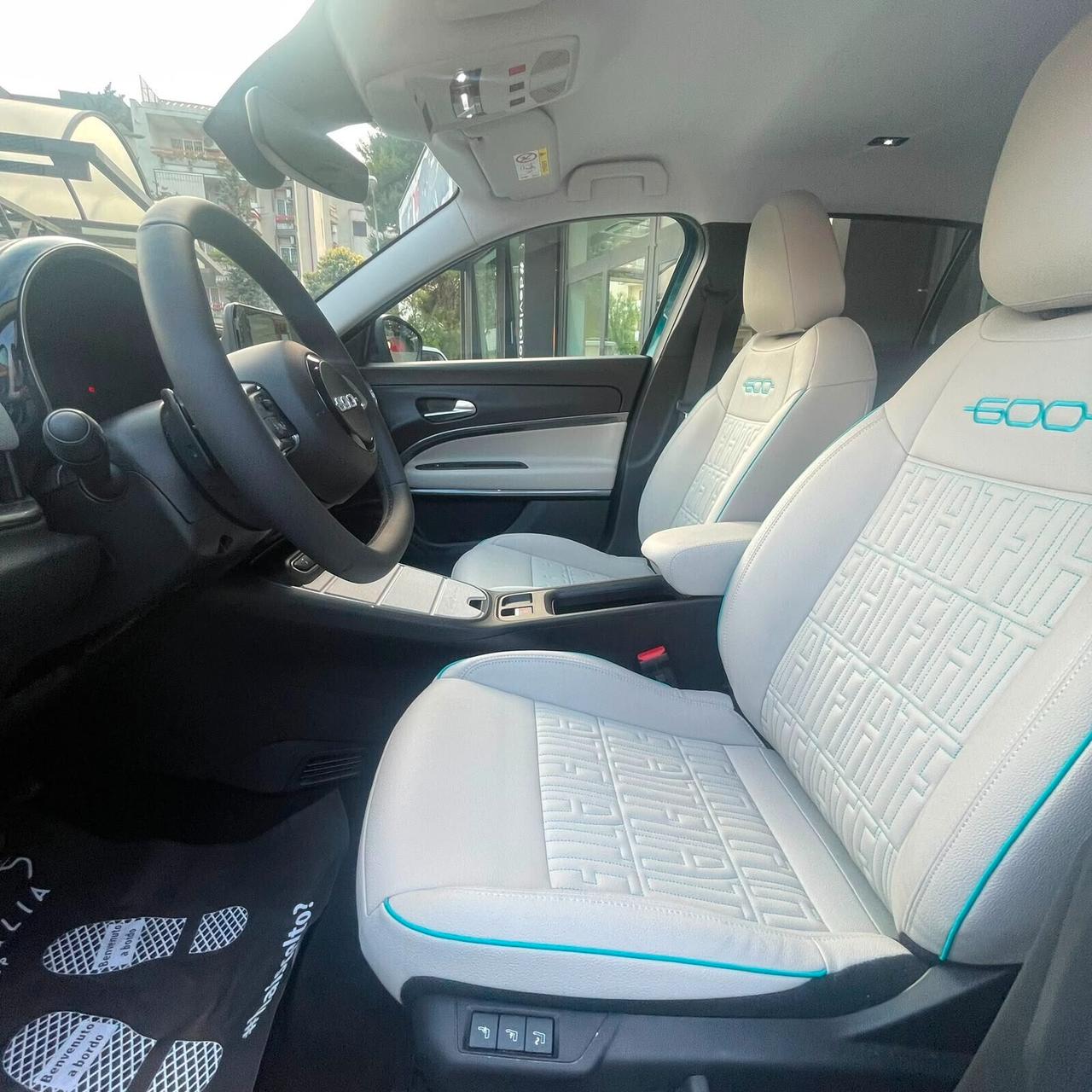 Fiat 600 Hybrid 101 CV DCT MHEV La Prima