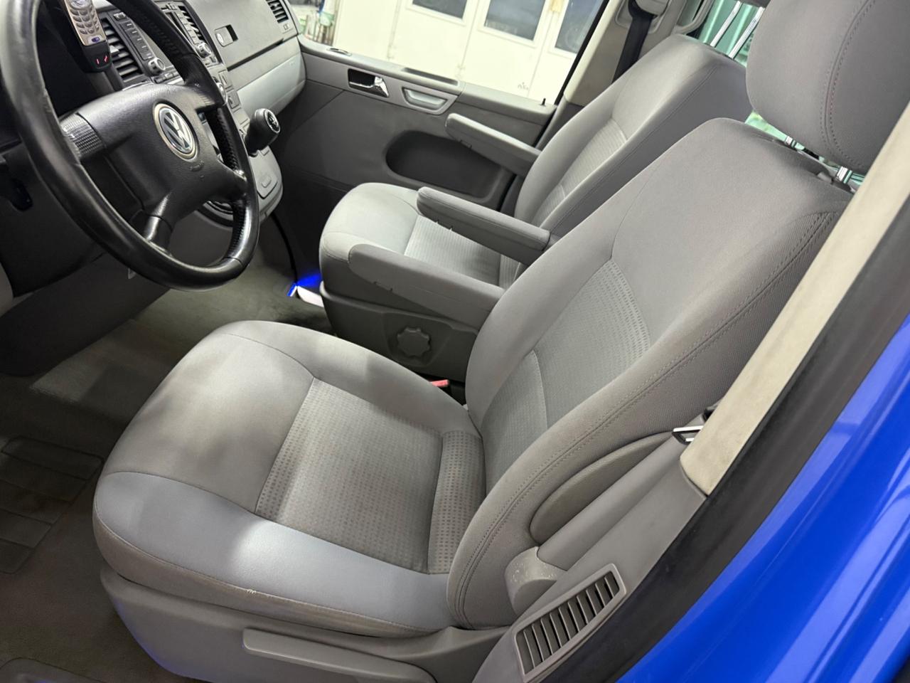 Volkswagen T5 Multivan riservato