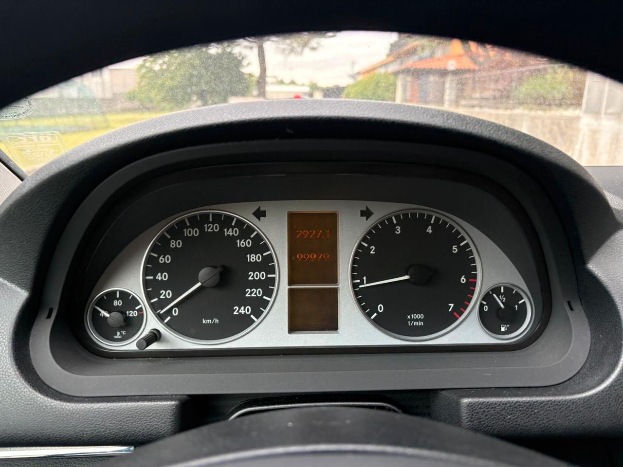 Mercedes-benz B 200