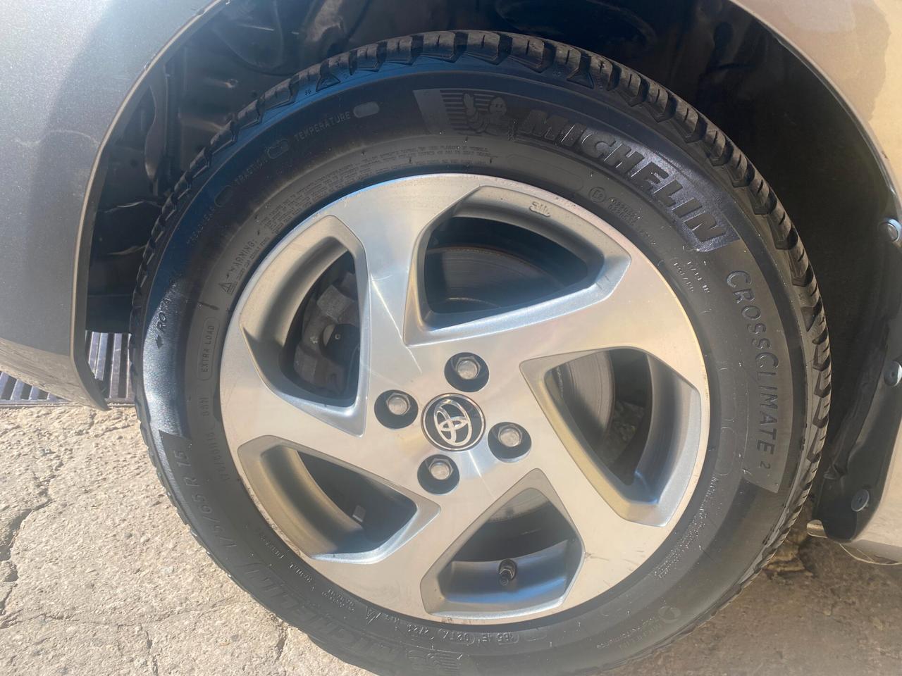 Toyota Yaris 1.5 Hybrid 12/2016