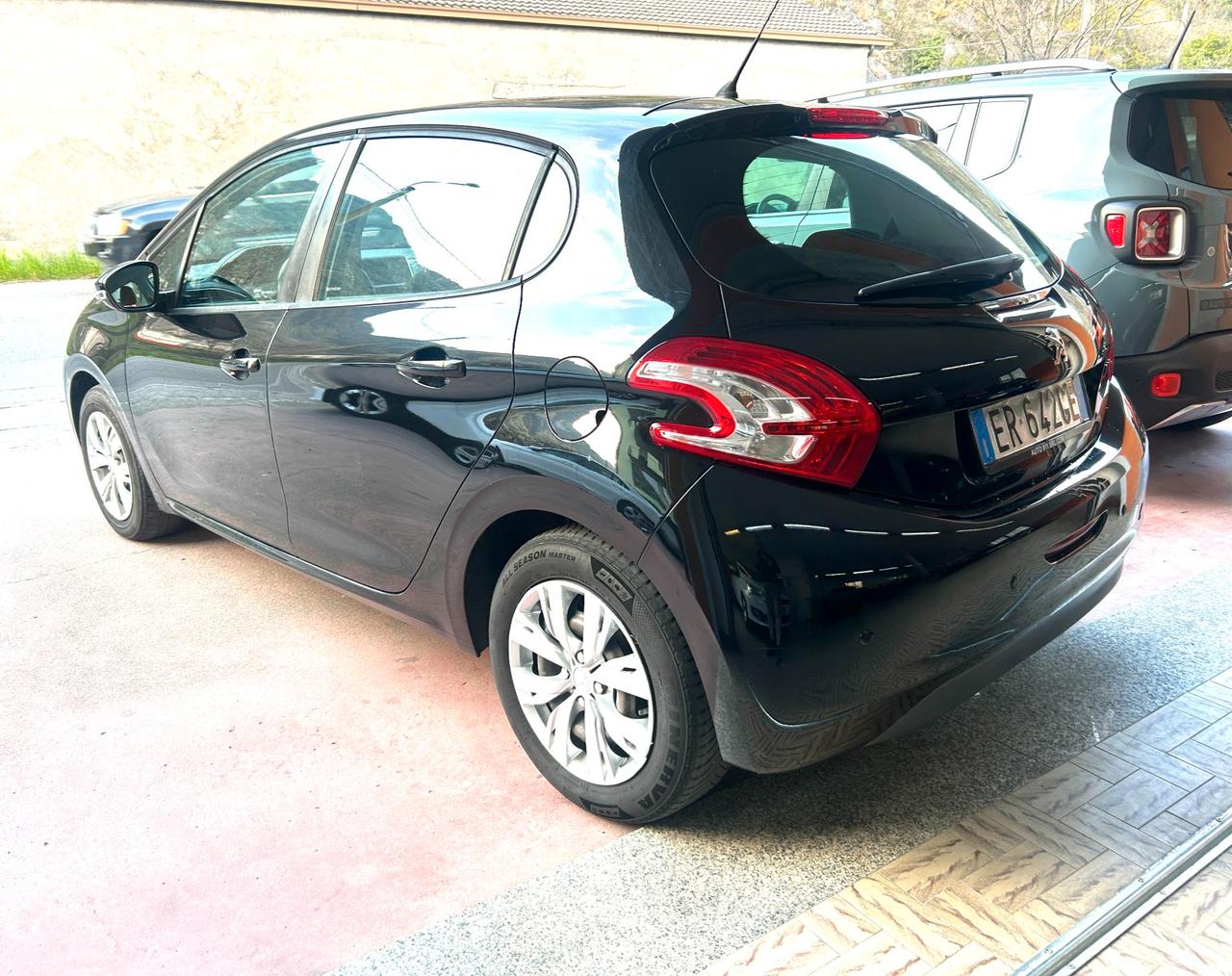 Peugeot 208 5 Porte 208 5p 1.2 puretech (vti) 12v Active