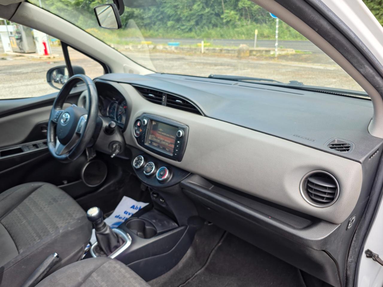 Toyota Yaris 1.0 5 porte Lounge CV-69 2016-E6B Manuale NEO