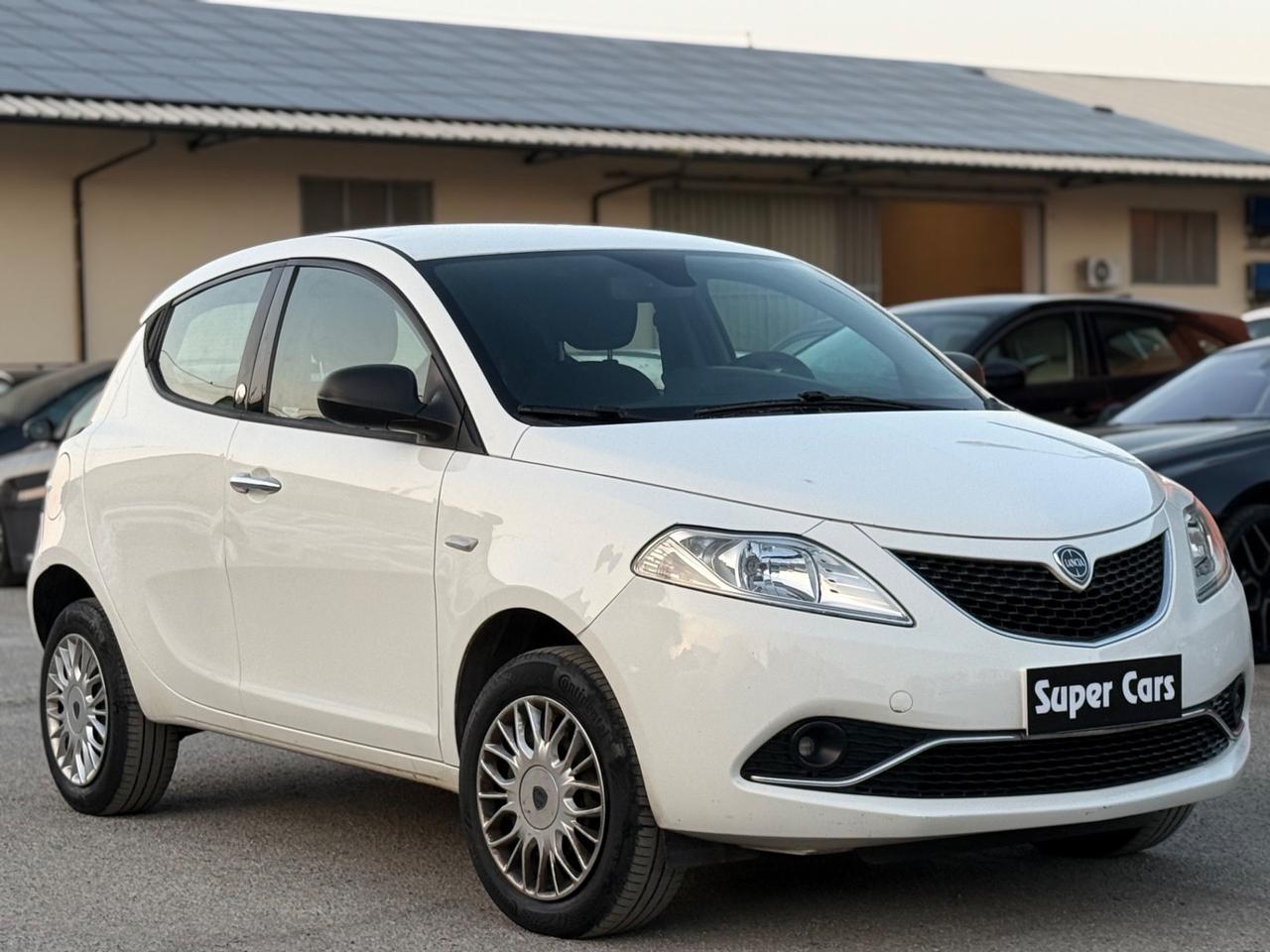 Lancia Ypsilon 0.9 TwinAir 85 CV 5 porte Metano Ecochic Platinum