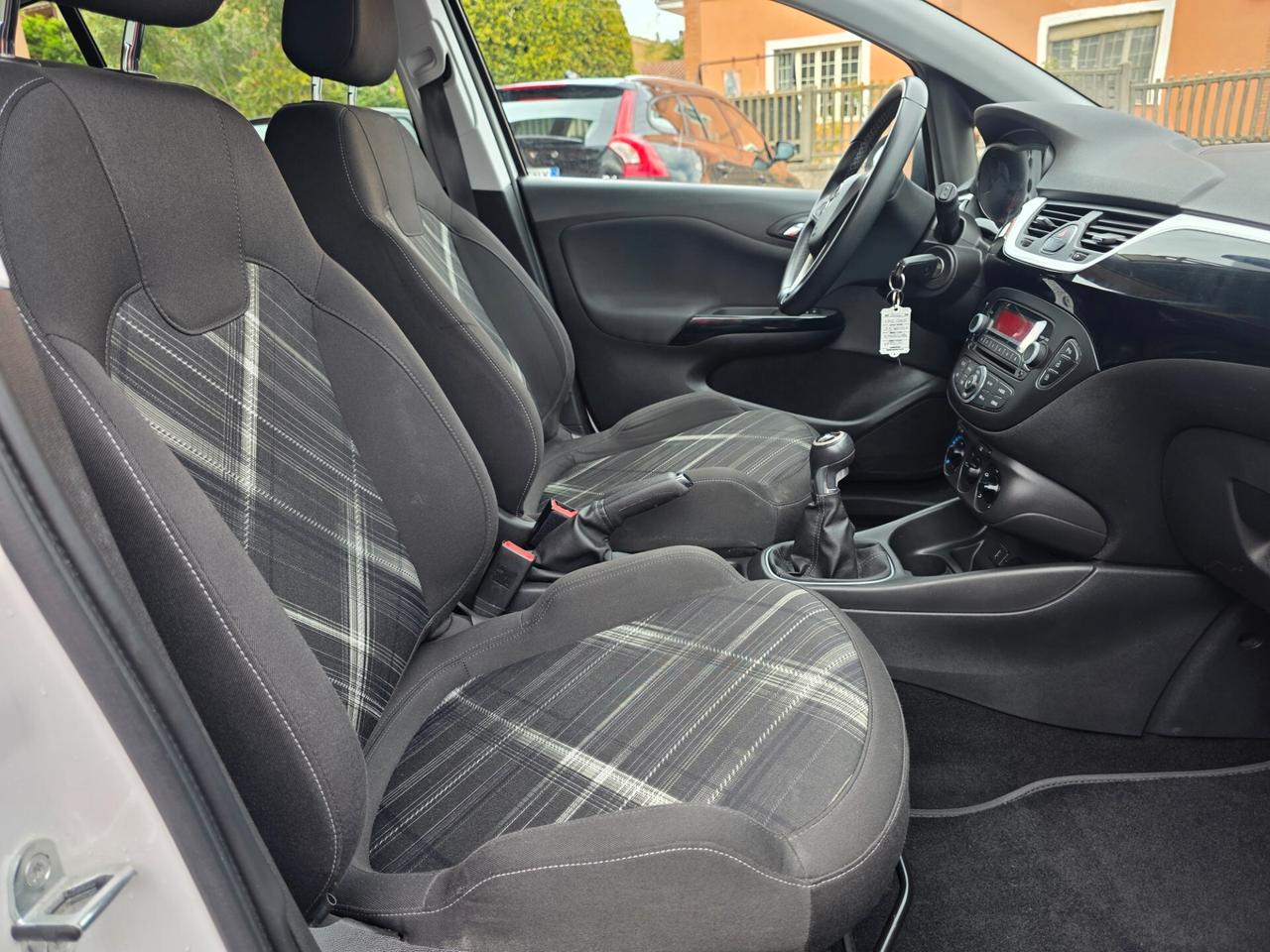 Opel Corsa 1.2 Coupé b-Color