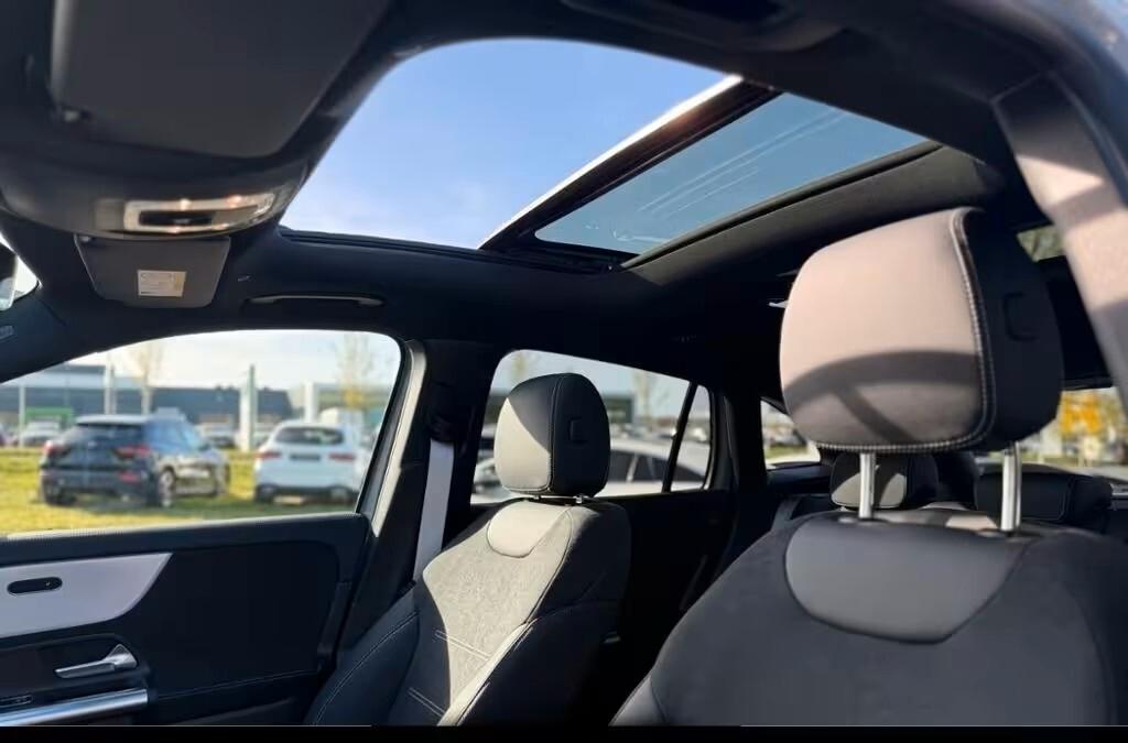 MERCEDES-BENZ GLA 200D NEW 150CV AUTOMATIC 4MATIC AMG LINE ( FARI LED - TETTO PANORAMICO APR. - AMBIENT LIGHTS - PELLE - CRUISE - NIGHT PACK - NAVI PREMIUM - PARK ASSIST - TELECAMERA 360 - CERCHI 20 ) KM 3000