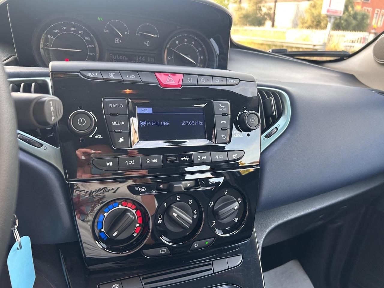 Lancia Ypsilon 1.0 FireFly 5 porte S&S Hybrid Gold