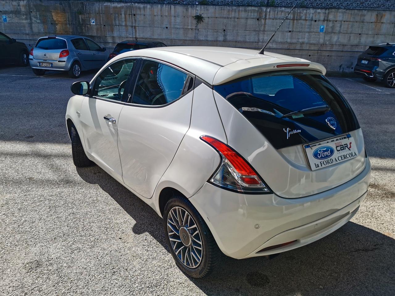 Lancia Ypsilon 1.2 70cv 5 p. Gold