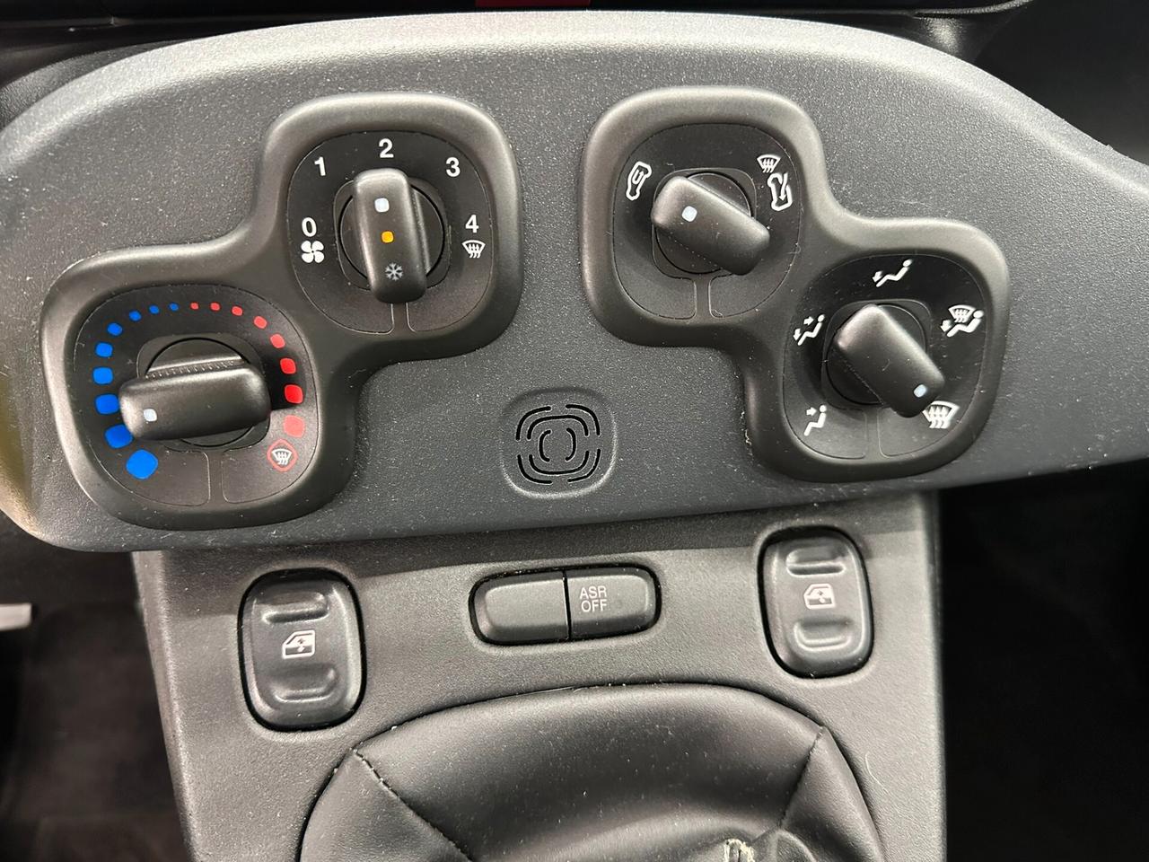Fiat Panda 1.2 Lounge 69cv-NEOPATENTATI-KM CERTIFICATI-PERMUT