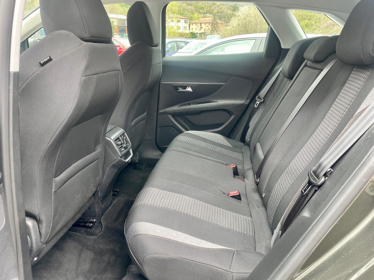 Peugeot 3008 HDi 130cv 6m km 101000 NAVI