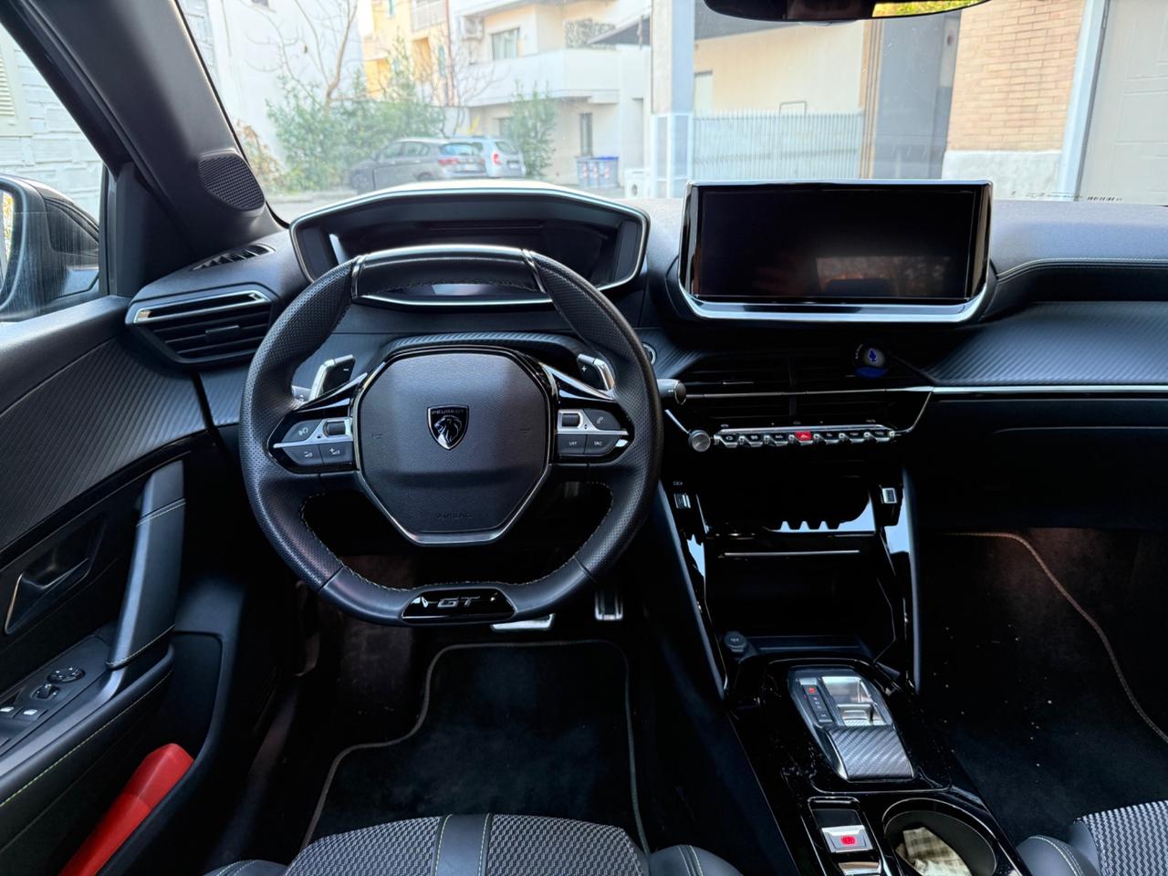 Peugeot 208 Hybrid 136 e-DCS6 GT