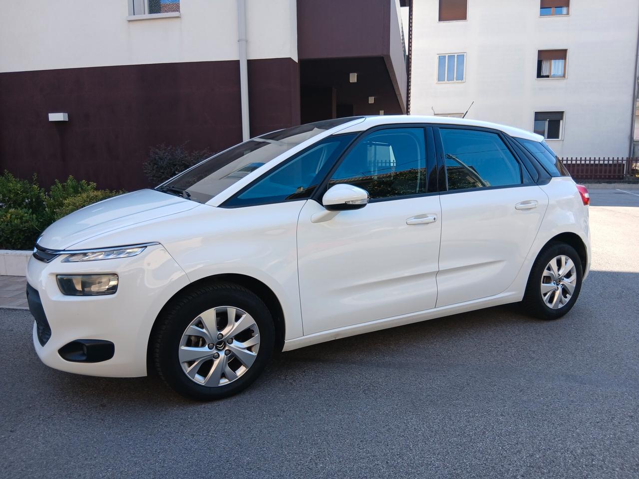 Citroen C4 Picasso 1.6 e-HDi 115 Exclusive TUA a € 199 mese