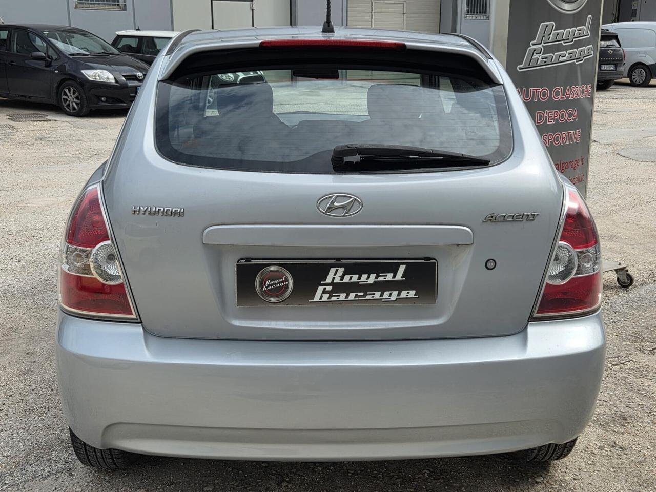 Hyundai Accent 1.4 DYNAMIC METANO -soli km 65.000-