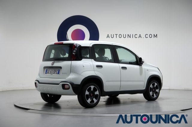 FIAT Panda 1.0 FIREFLY S&S HYBRID CITY CROSS NEOPATENTATI