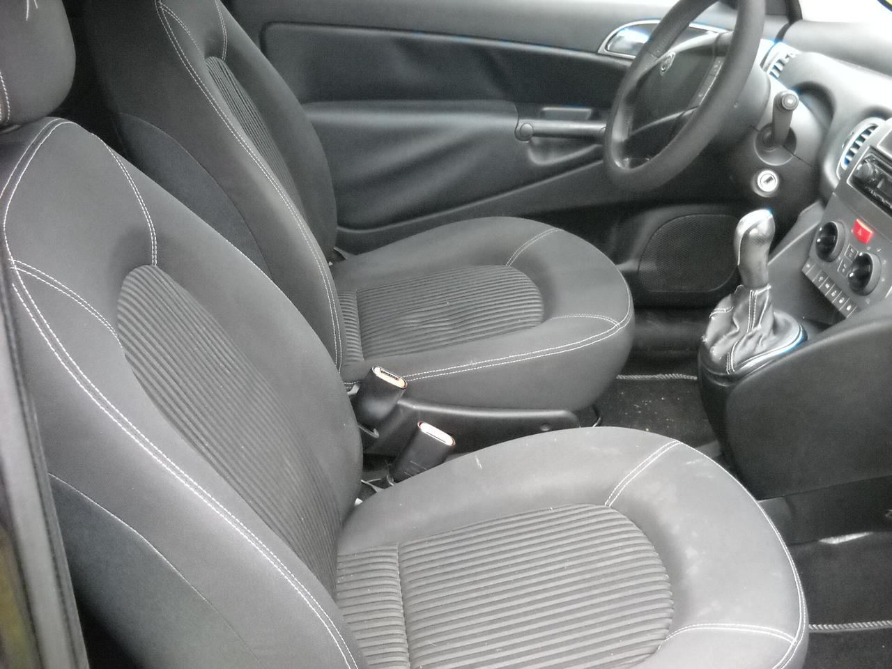 Lancia Ypsilon 1.3 MJT 105 CV Sport MomoDesign