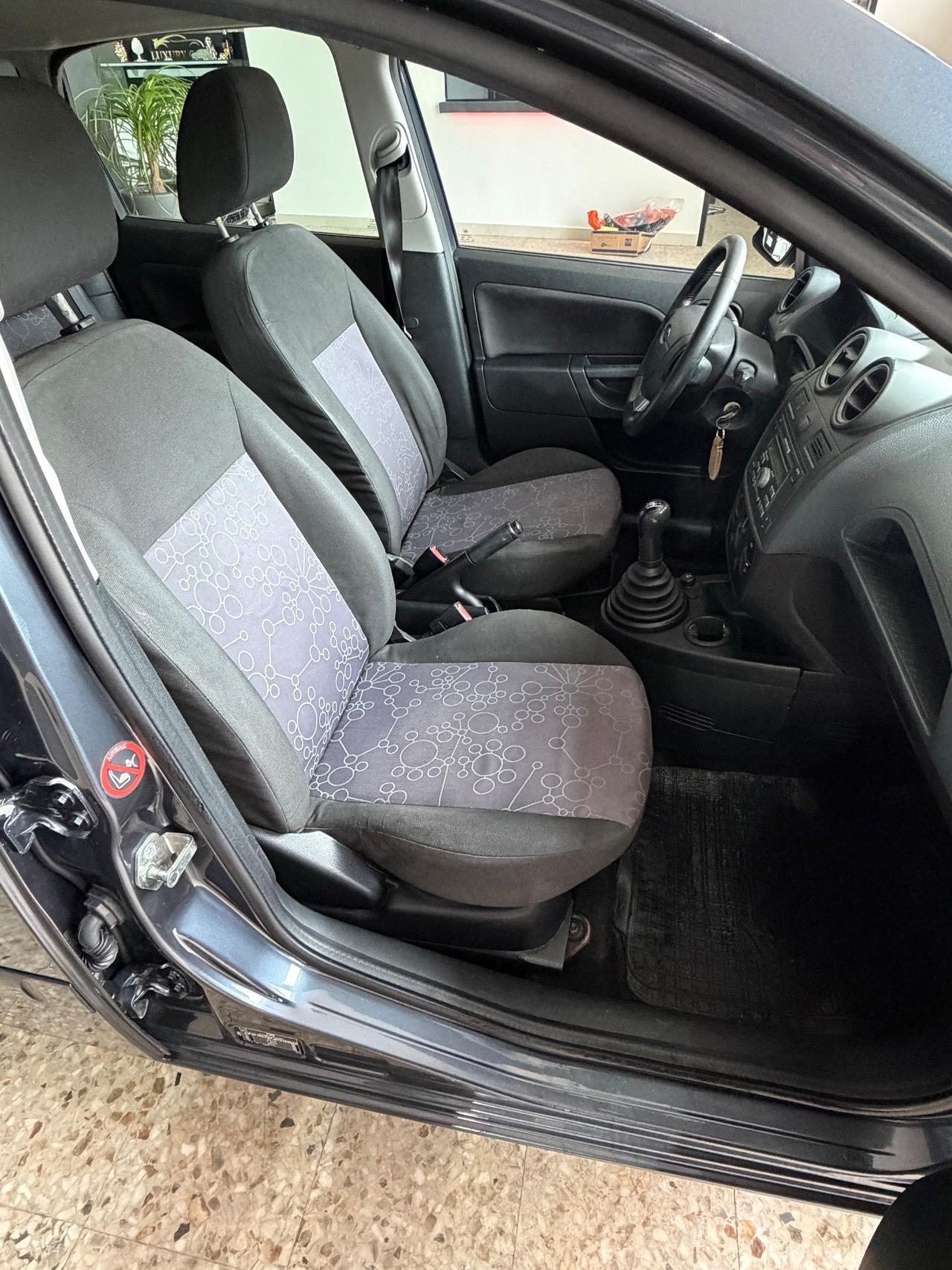 Ford Fiesta 1.4 TDCi 5p. Titanium Neopatentati