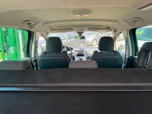 PEUGEOT 5008 BlueHDi 120 CV AUTOMATICA