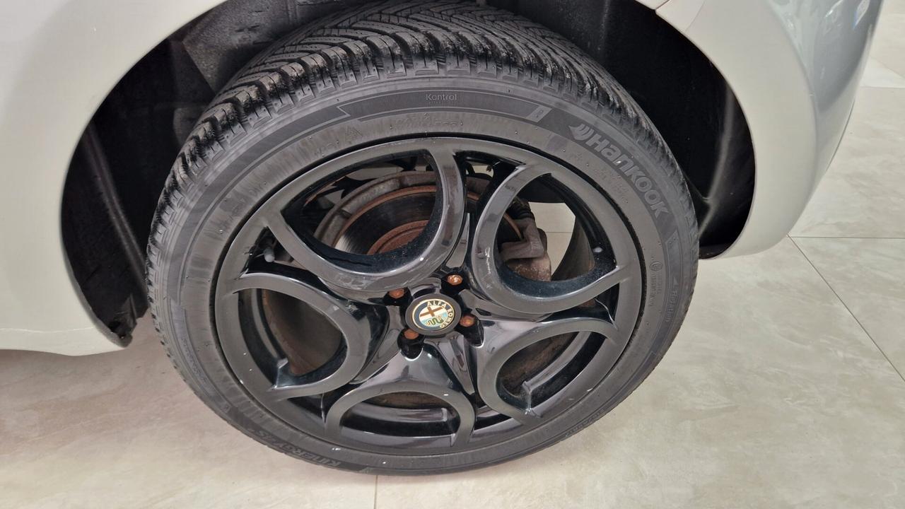 Alfa Romeo MiTo 1.3 JTDm-2 95 CV S&S Distinctive Premium Pack