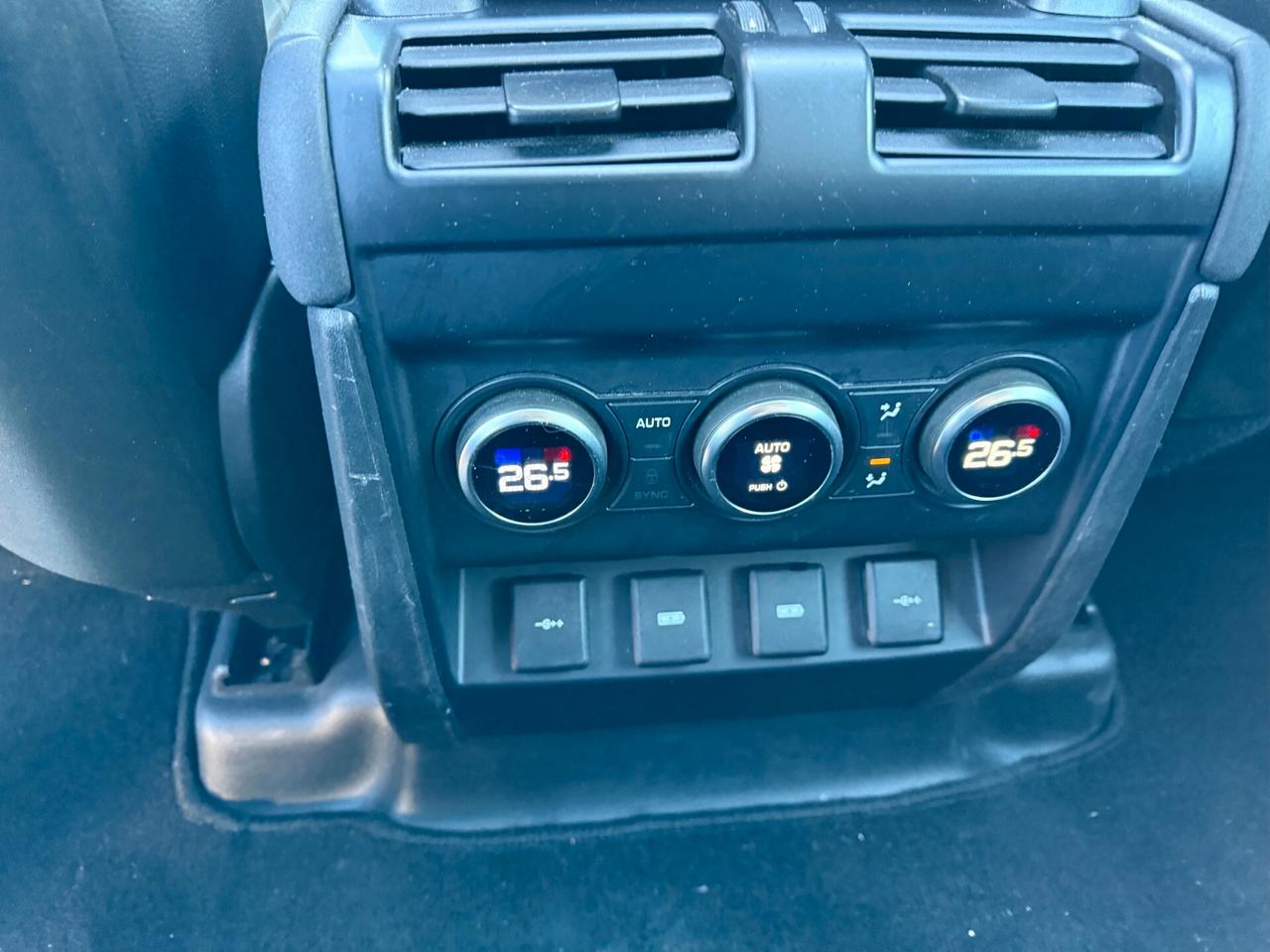 Land Rover Defender 110 2.0 SD4 AWD Auto S , 7 posti Tettuccio Motore nuovo