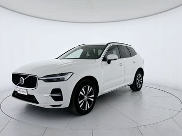 Volvo XC60 2.0 b4 momentum pro awd auto